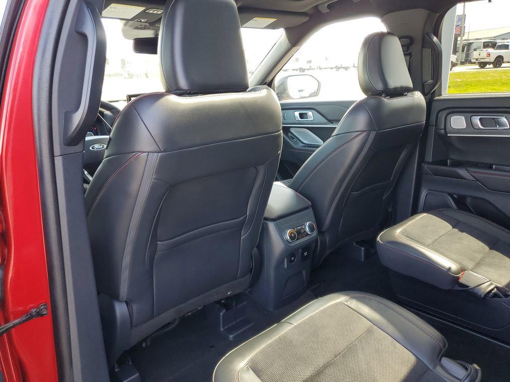 Certified 2025 Ford Explorer ST AWD/4WD image 33