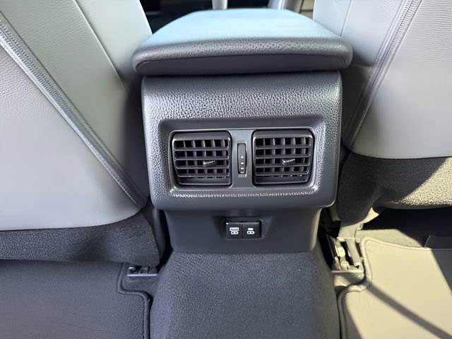 Used 2025 Toyota Camry SE w/ Convenience Package FWD image 12