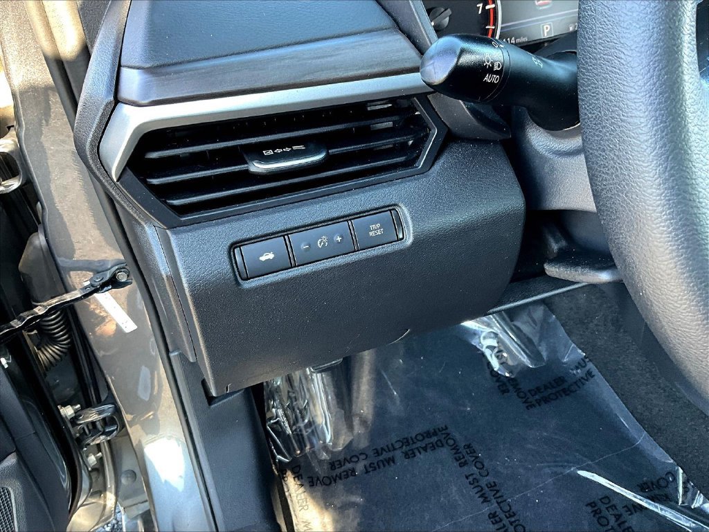 Used 2025 Nissan Altima 2.5 SV FWD image 23