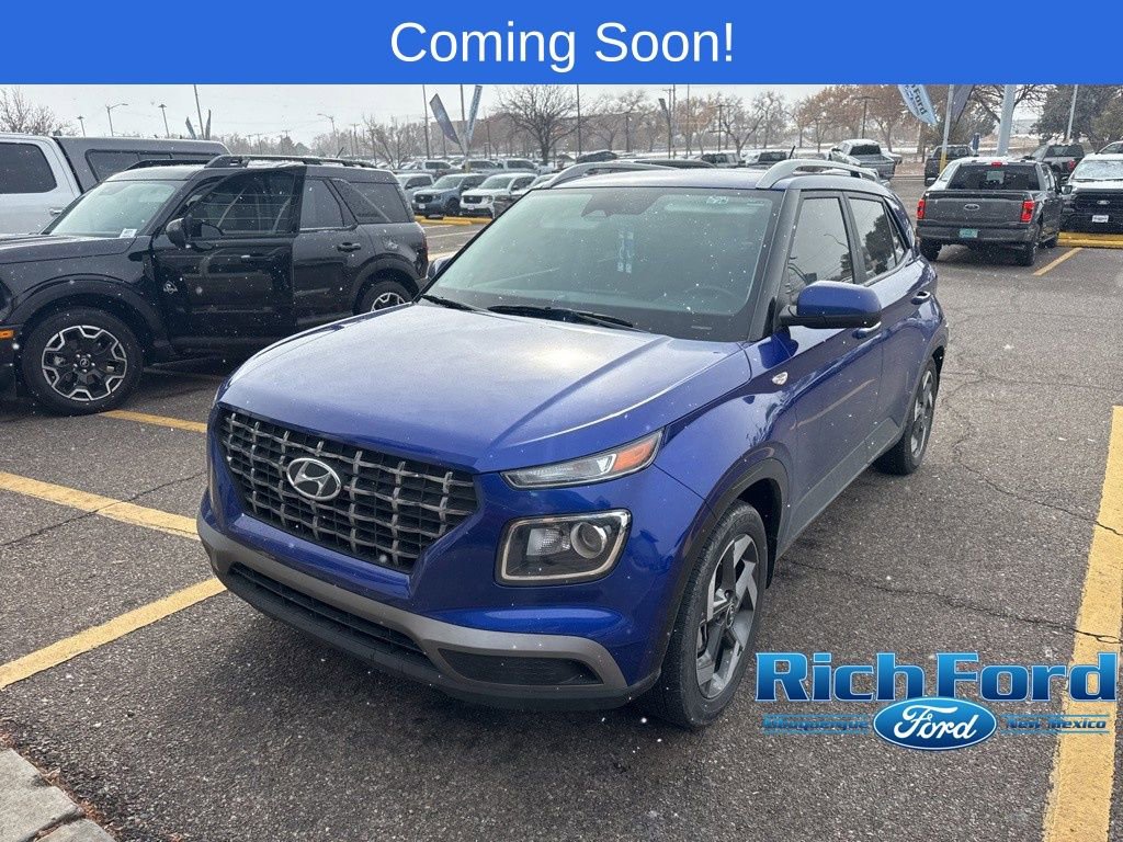 Used 2025 Hyundai Venue SEL image 1