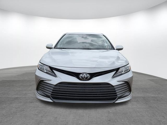 Used 2022 Toyota Camry LE image 2