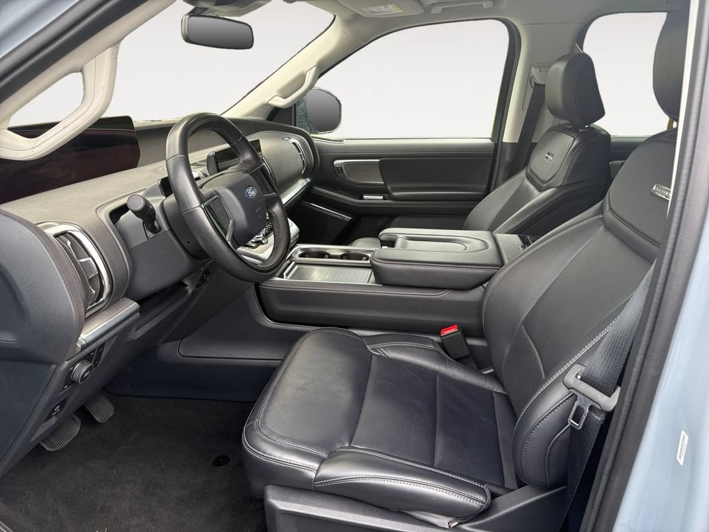 Certified 2025 Ford Expedition Max Platinum w/ Driver's Package AWD/4WD image 11