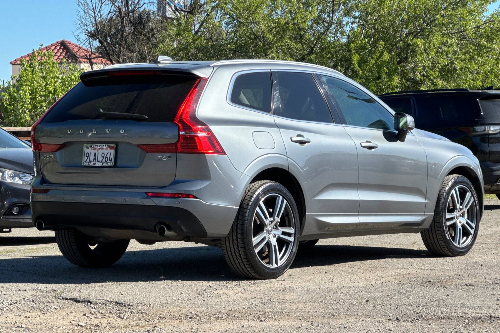 Used 2021 Volvo XC60 T6 Momentum image 5