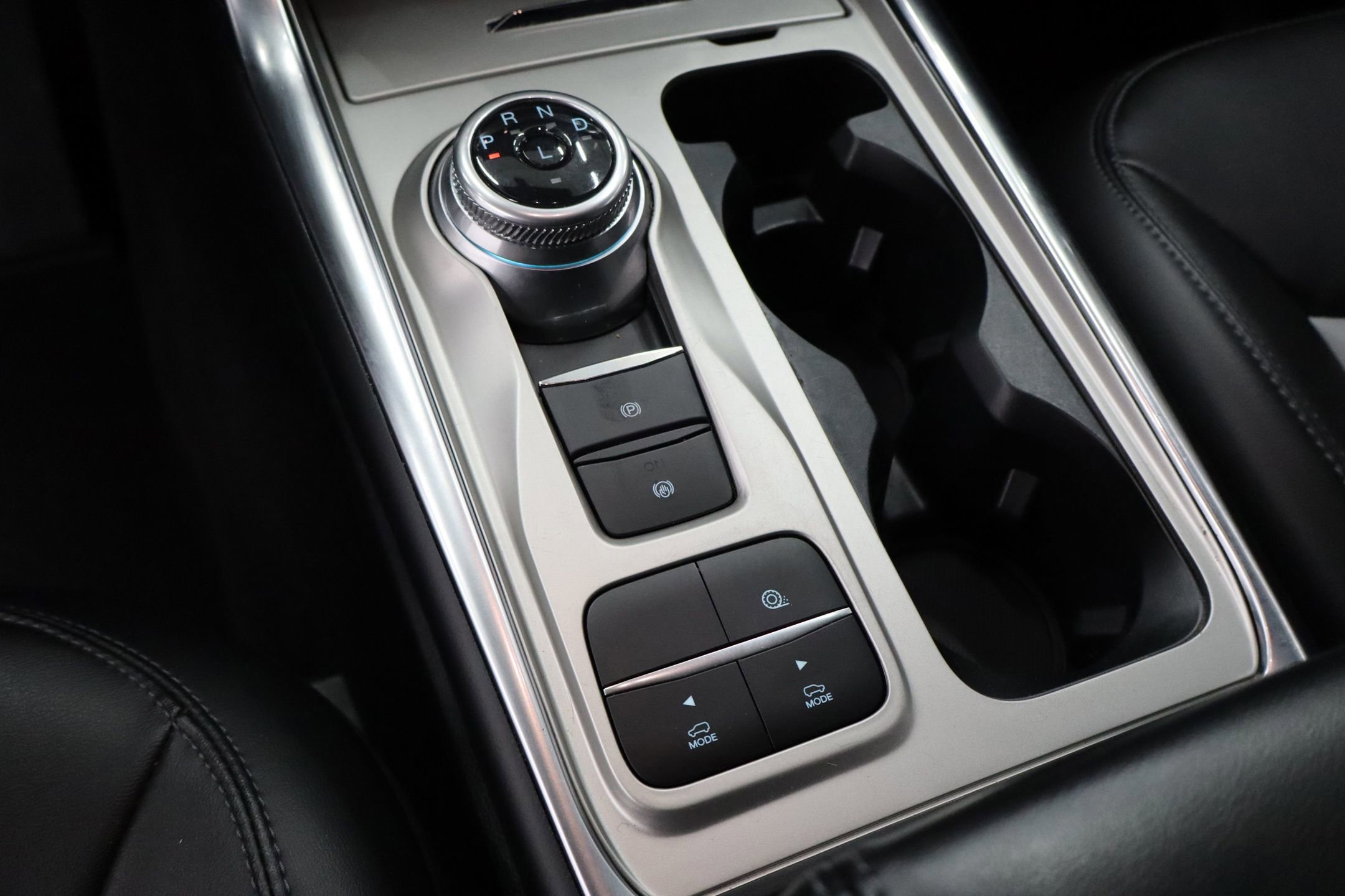 Certified 2022 Ford Explorer XLT w/ Equipment Group 202A image 20