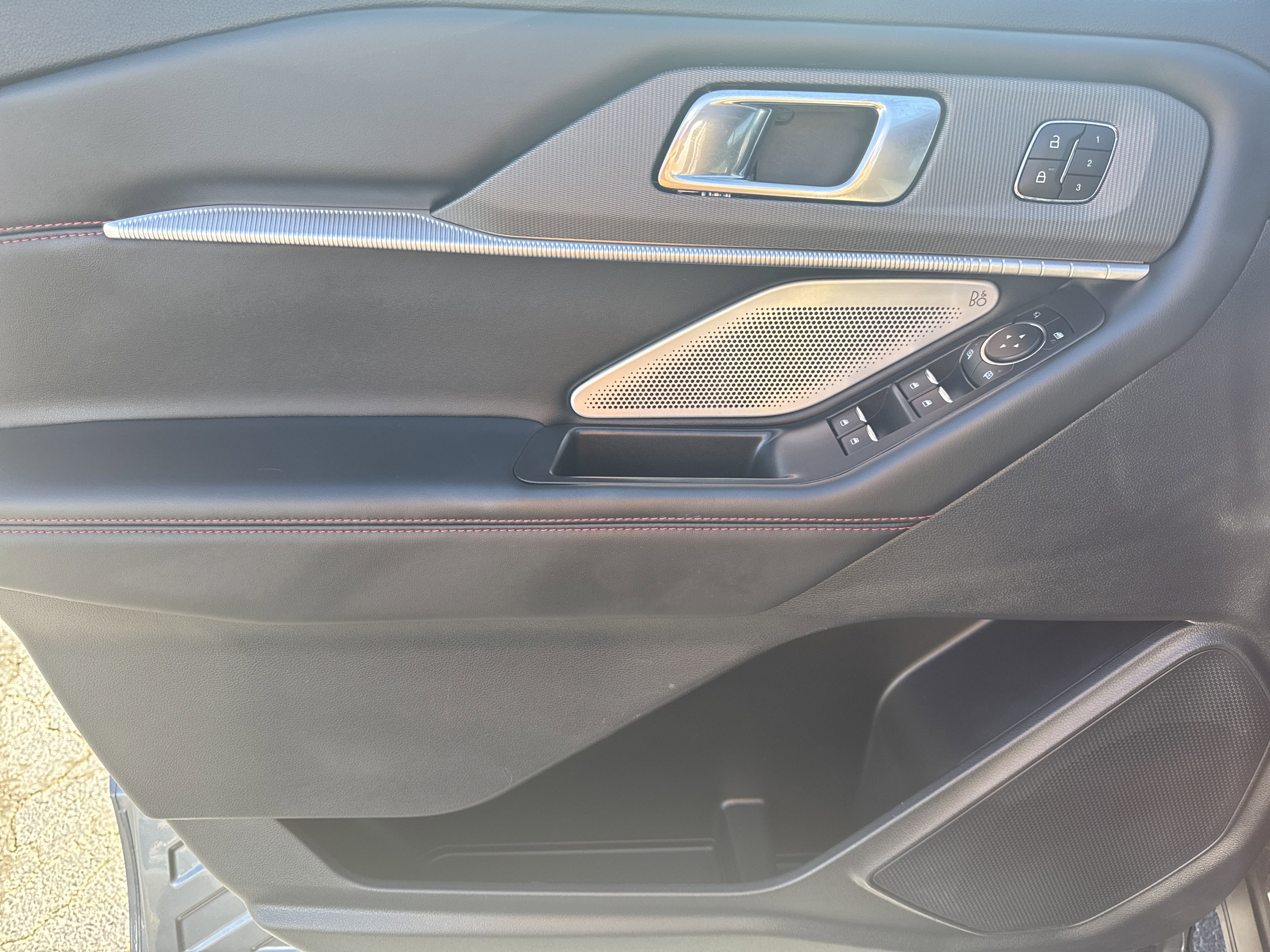 Certified 2025 Ford Explorer ST image 10