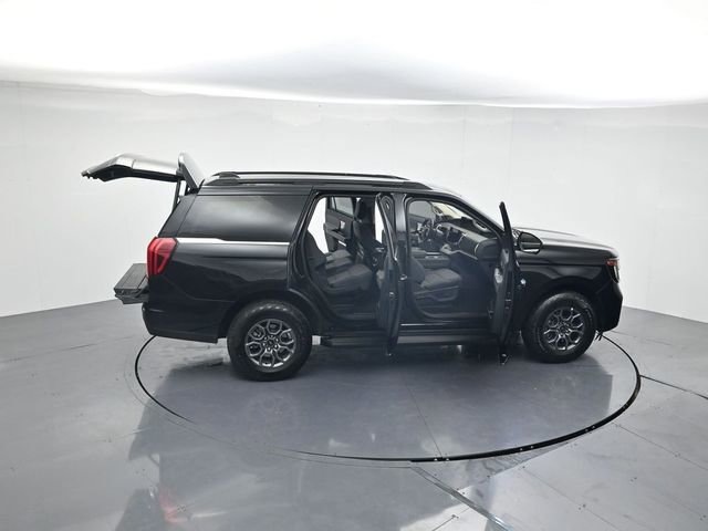 Certified 2025 Ford Expedition Active image 46