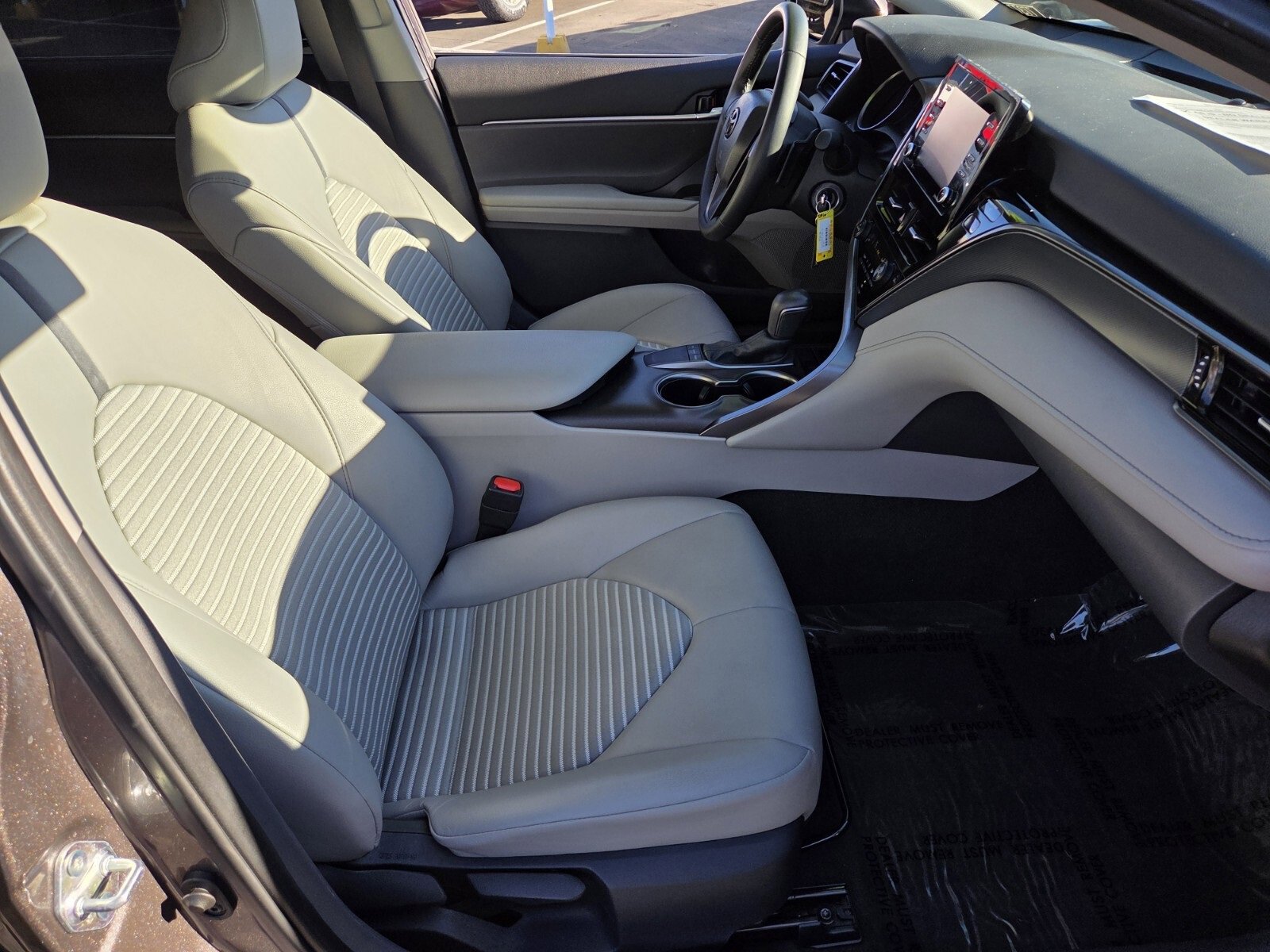 Used 2024 Toyota Camry SE image 15