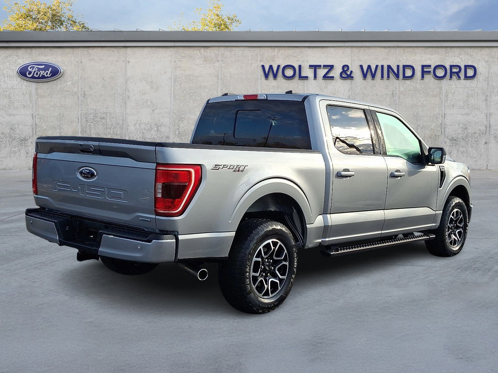 Certified 2022 Ford F150 XLT w/ Equipment Group 302A High image 4