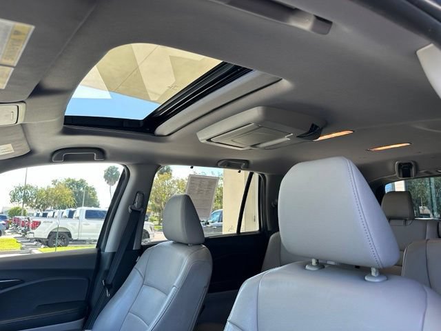 Used 2019 Honda Pilot Touring image 2