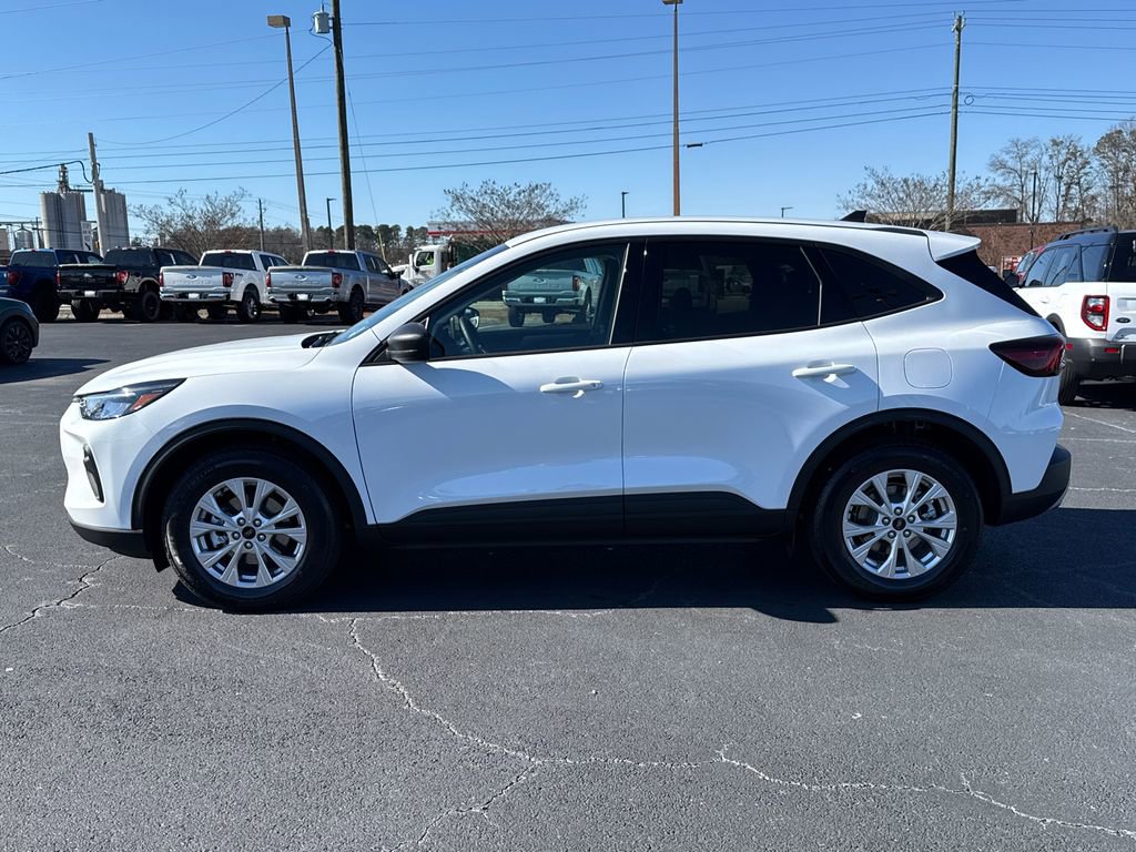 Certified 2026 Ford Escape Active w/ Cold Weather Package FWD image 4
