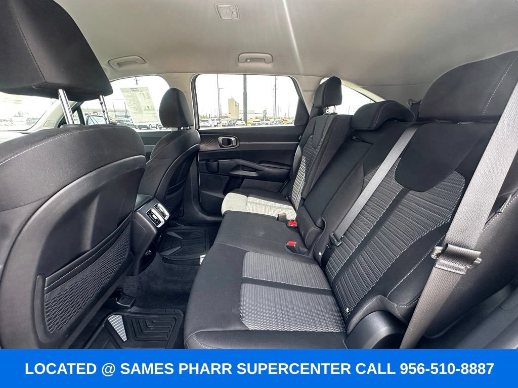 Used 2026 Kia Sorento LX FWD image 17