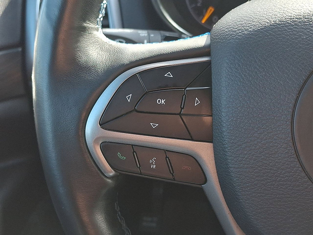 Used 2019 Jeep Grand Cherokee Laredo AWD/4WD image 46