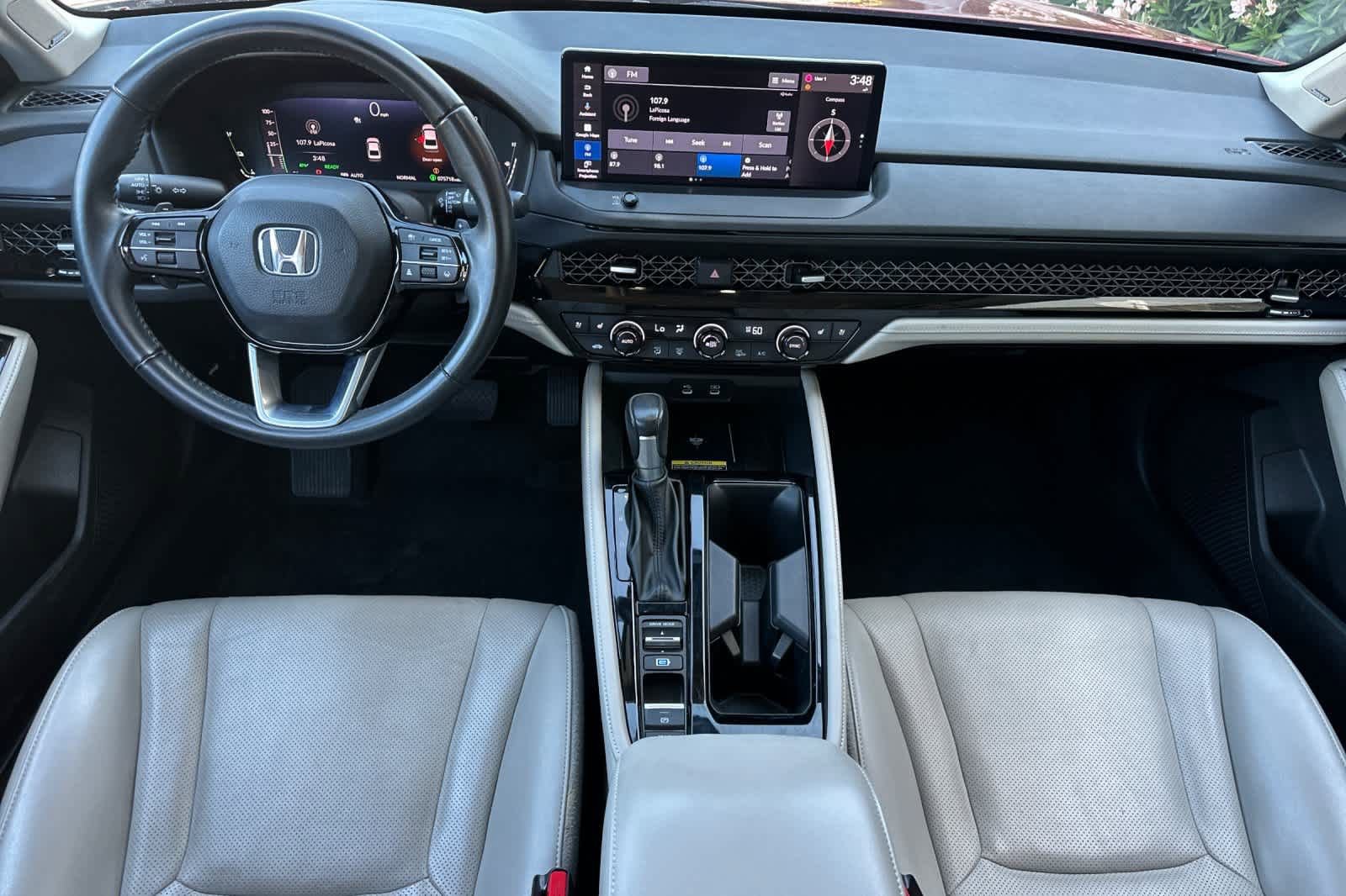 Used 2023 Honda Accord Touring image 3