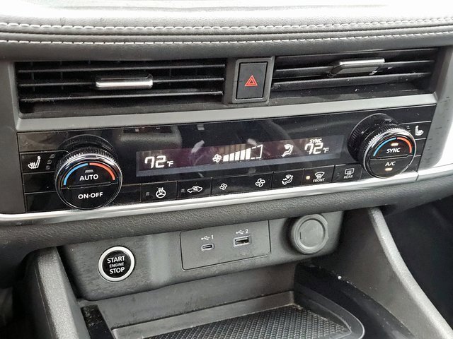 Used 2023 Nissan Rogue SV w/ SV Premium B Package image 32