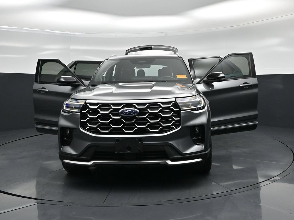 Certified 2025 Ford Explorer Platinum w/ Ultimate Package AWD/4WD image 31