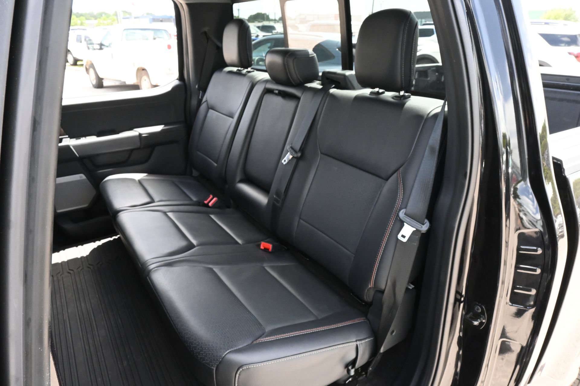 Certified 2022 Ford F150 Lariat w/ Equipment Group 502A High AWD/4WD image 18