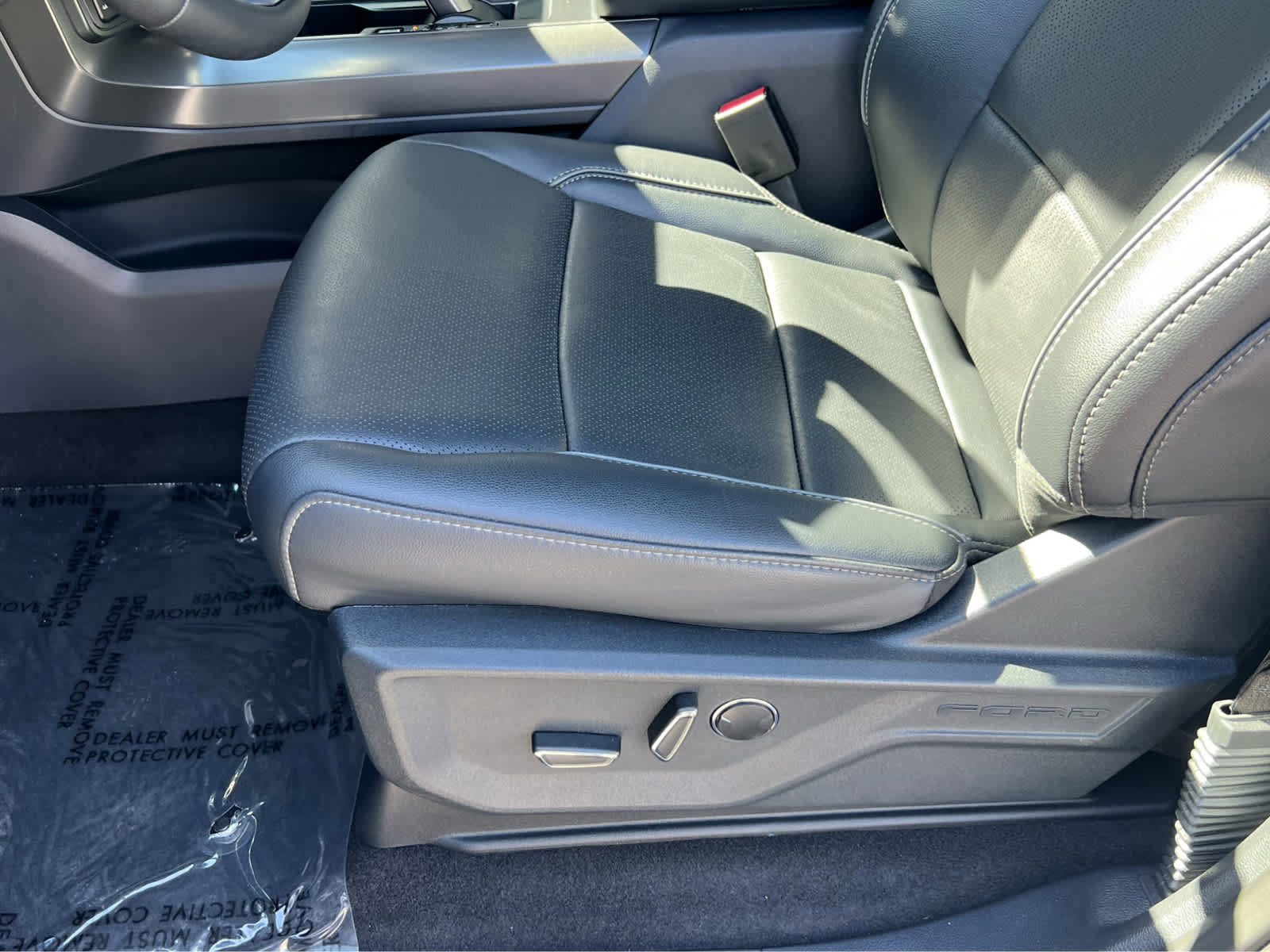 Certified 2025 Ford F150 Lariat w/ Equipment Group 502A High image 30