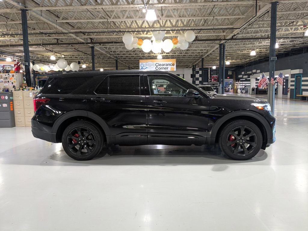 Certified 2022 Ford Explorer ST w/ ST Street Pack AWD/4WD image 6