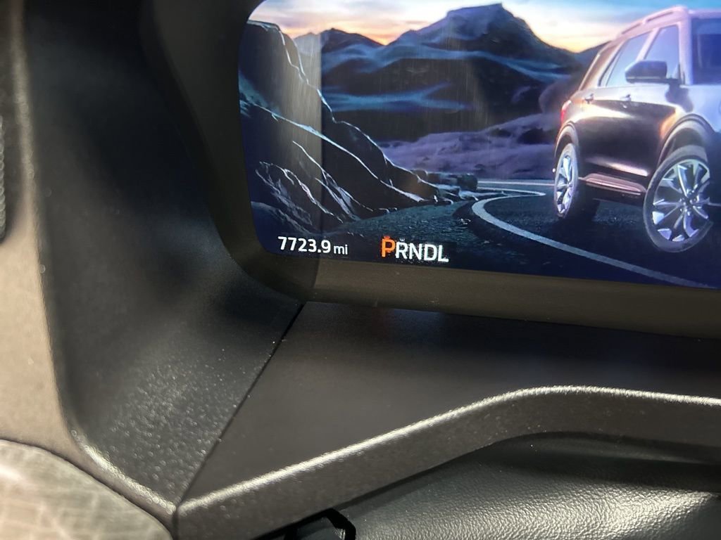 Certified 2025 Ford Explorer Platinum w/ Ultimate Package image 18