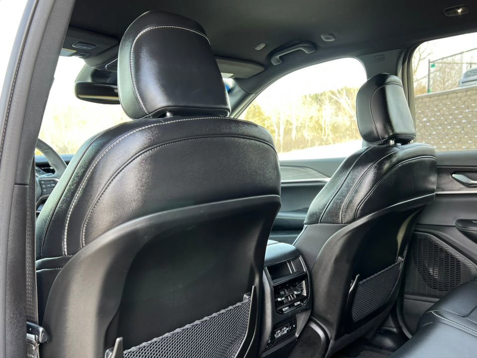 Used 2024 Jeep Grand Cherokee Limited w/ Trailer Tow Package image 36