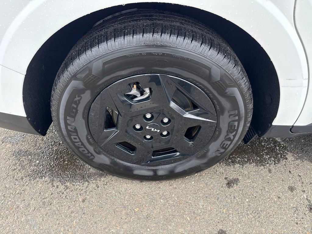 Used 2025 Kia Carnival LXS image 39