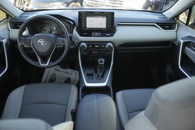 Used 2020 Toyota RAV4 XLE Premium image 21
