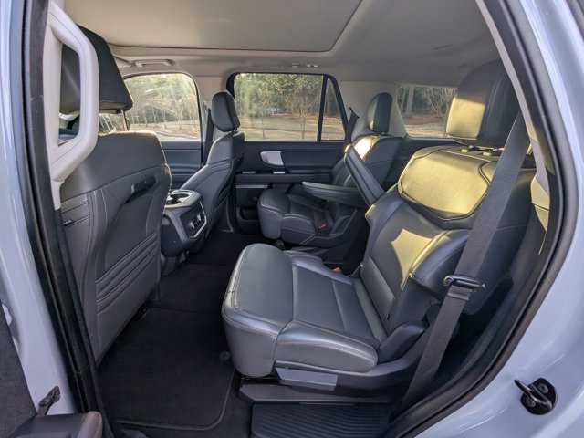 Certified 2025 Ford Expedition Active image 33