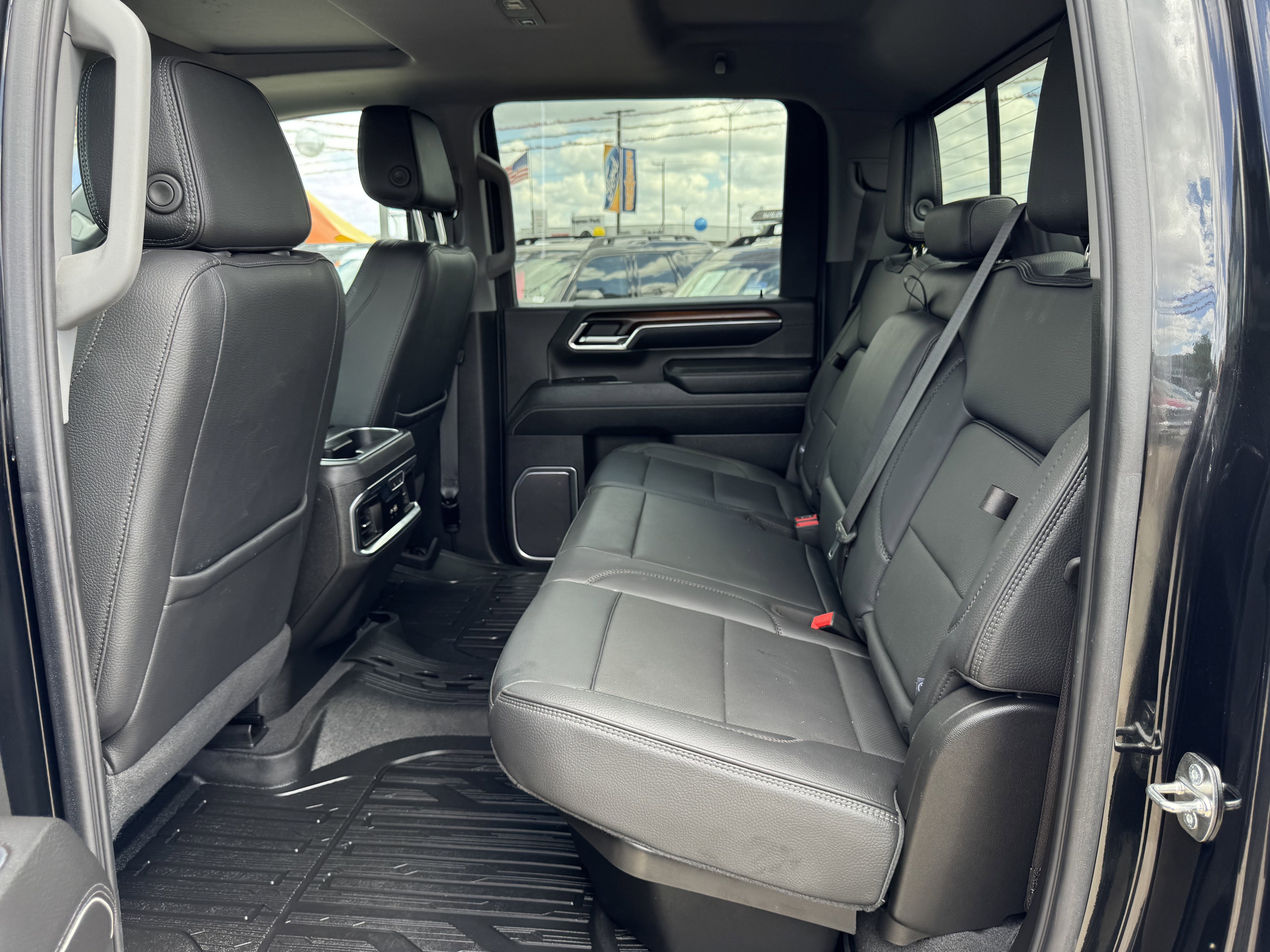 Used 2024 GMC Sierra 2500 Denali w/ Denali Reserve Package image 14