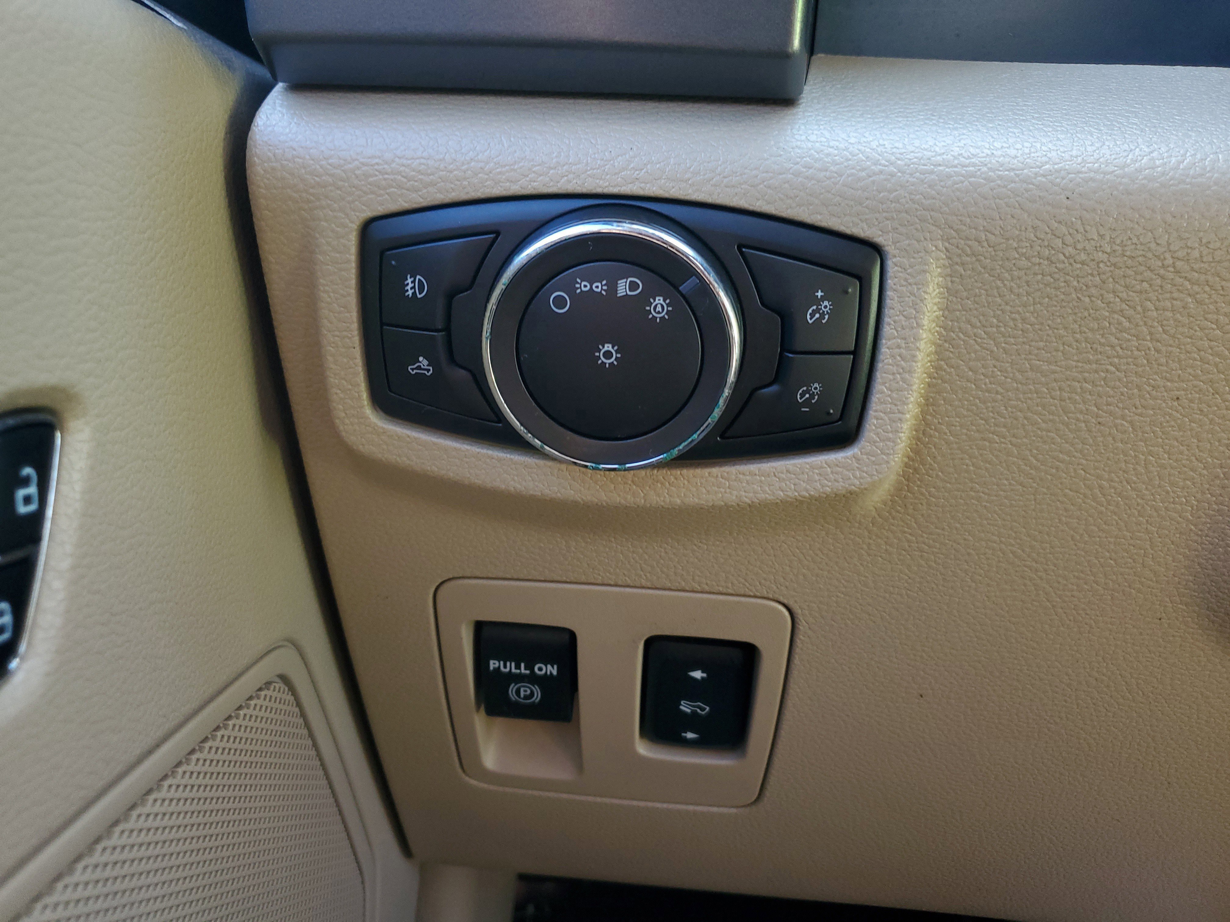 Certified 2017 Ford F150 XLT w/ Equipment Group 301A Mid image 27