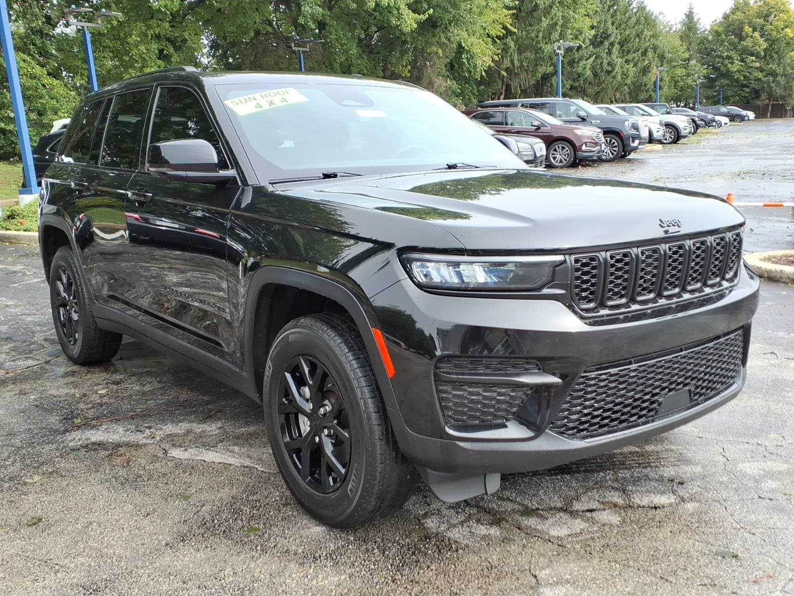 Used 2025 Jeep Grand Cherokee Altitude