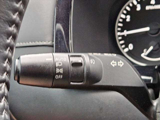 Used 2022 Nissan Pathfinder SL FWD image 23