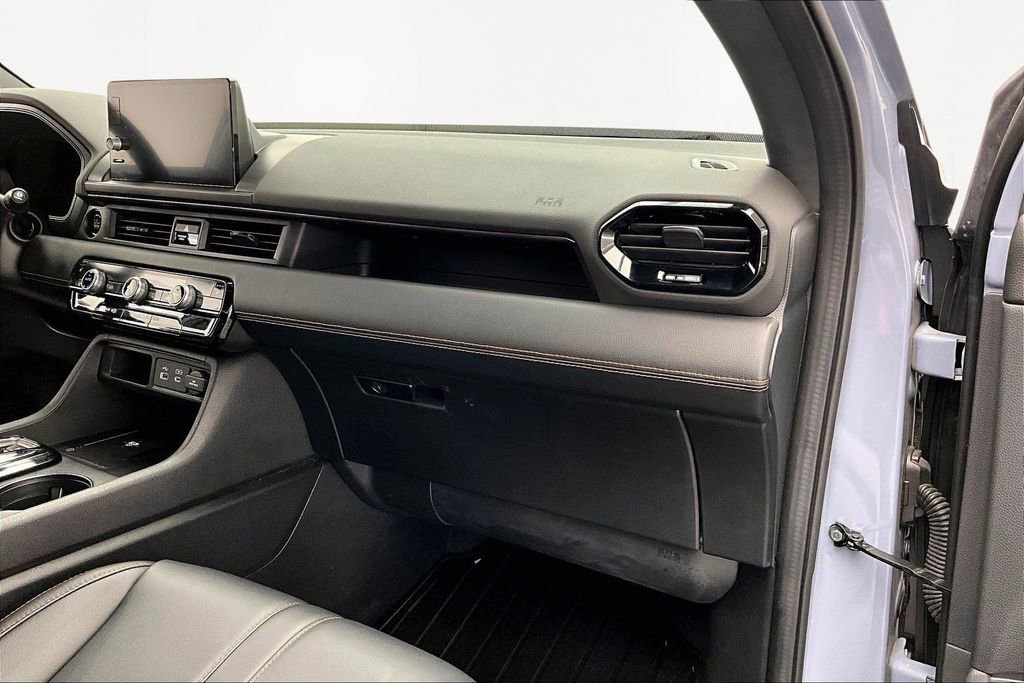 Used 2023 Honda Pilot TrailSport image 17