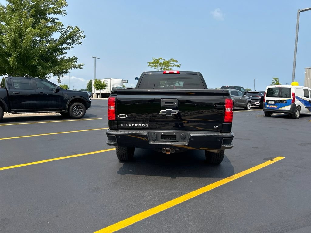 Used 2018 Chevrolet Silverado 1500 LT w/ Midnight Edition AWD/4WD image 8
