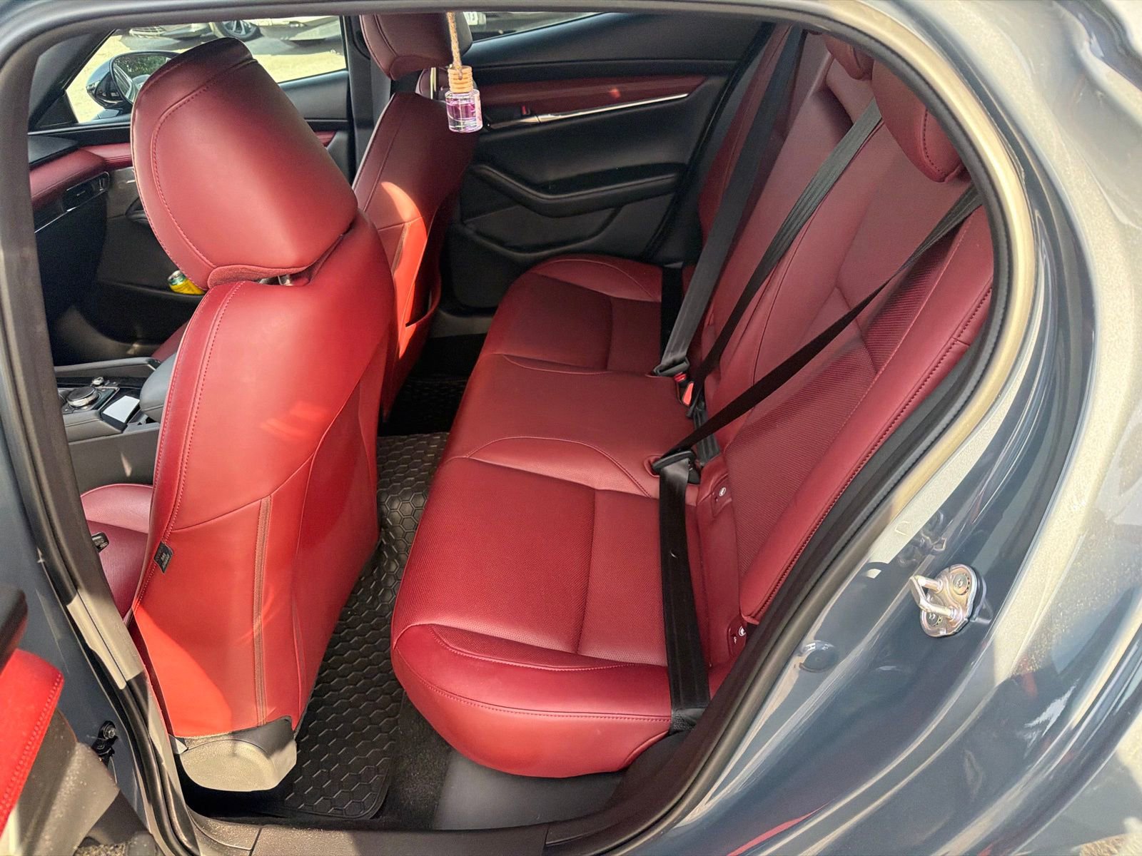 Used 2021 MAZDA MAZDA3 Hatchback w/Premium Plus Pkg image 12