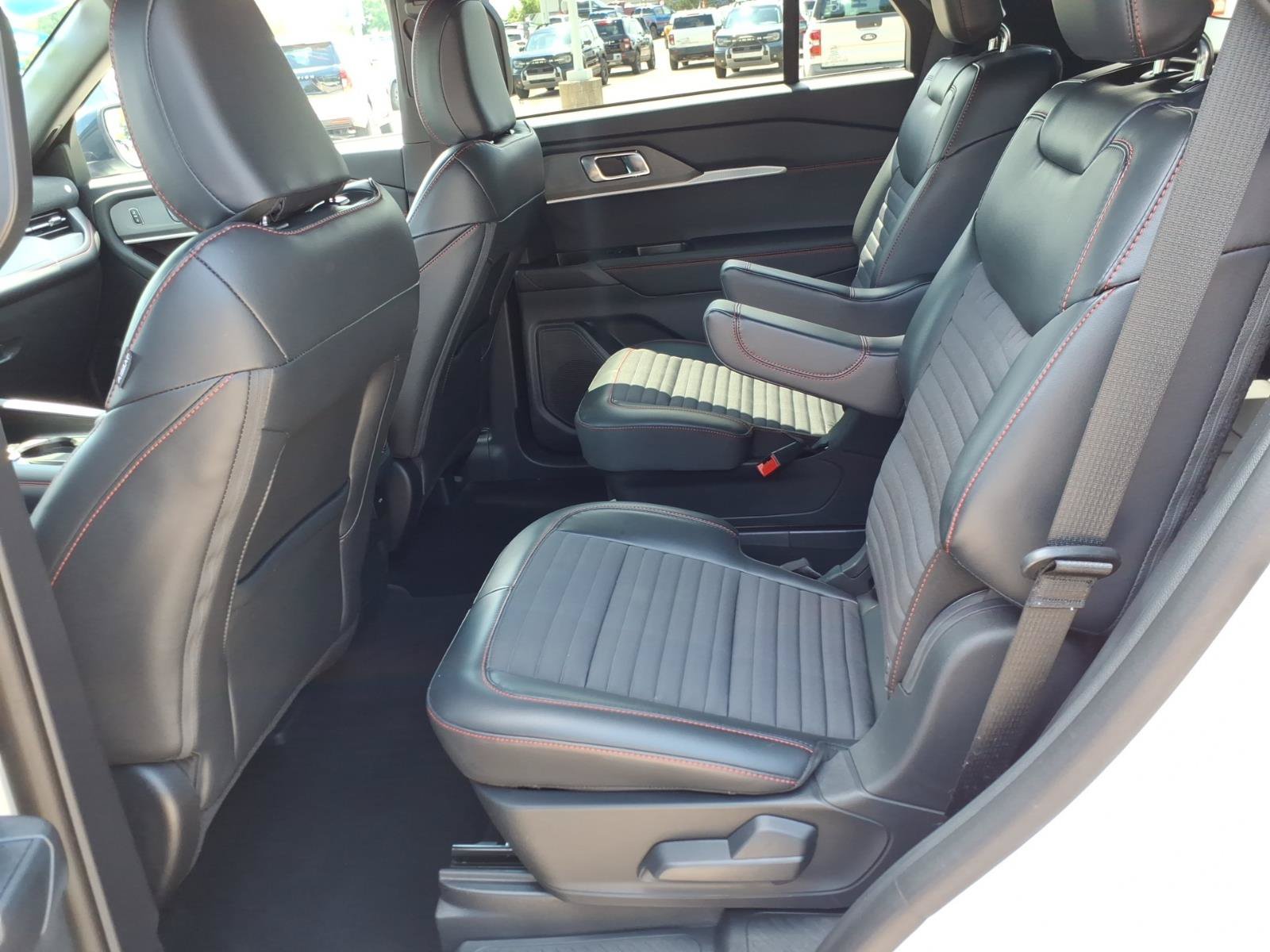 Certified 2025 Ford Explorer ST-Line AWD/4WD image 13