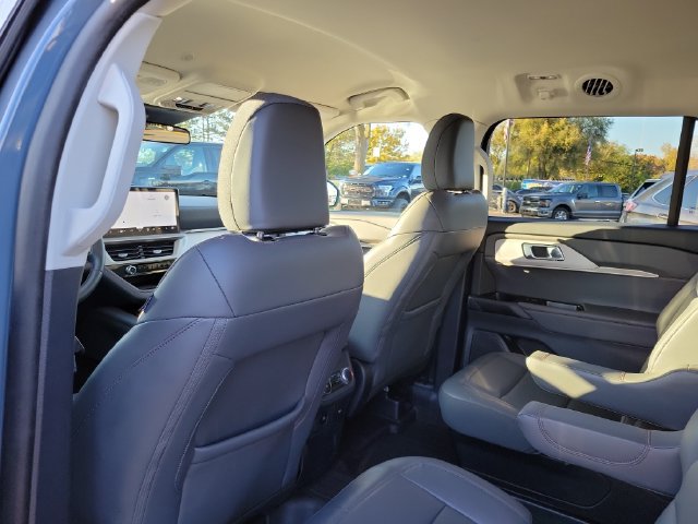 Certified 2025 Ford Explorer Active w/ Active Comfort Package AWD/4WD image 26