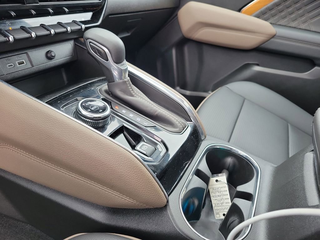 Used 2024 GMC Canyon Denali image 29