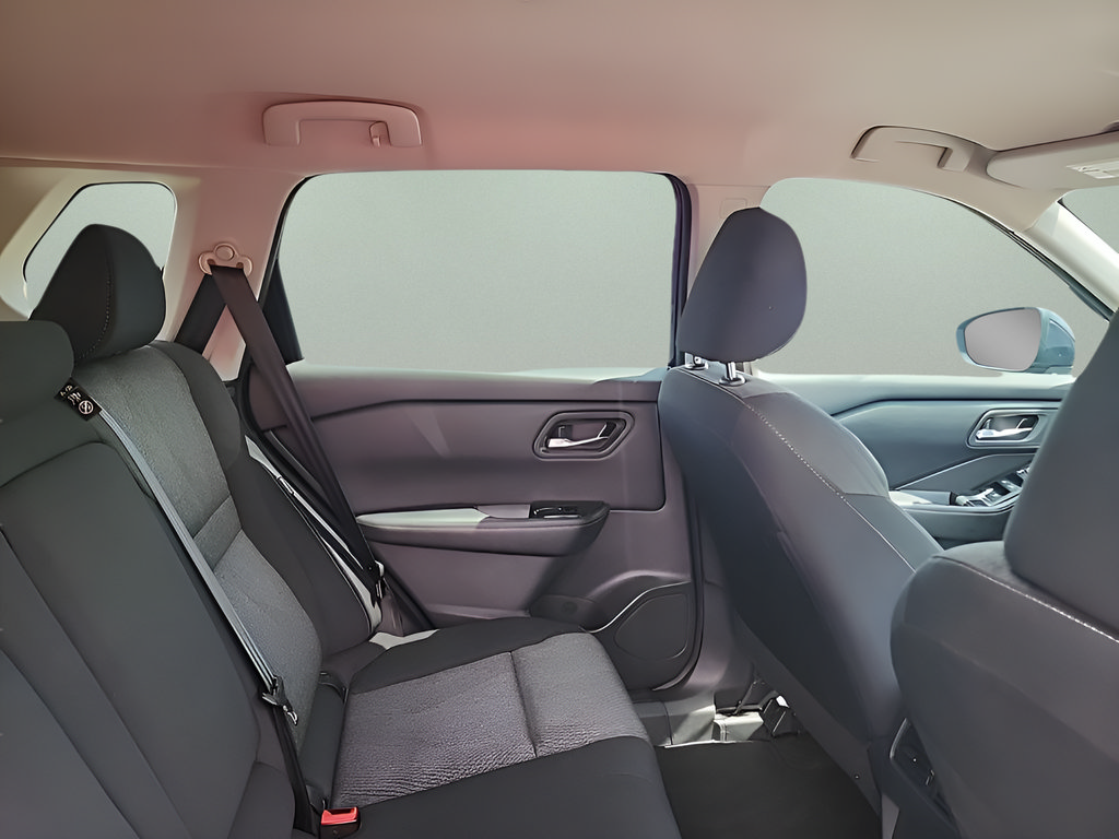Used 2025 Nissan Rogue SV AWD/4WD image 14