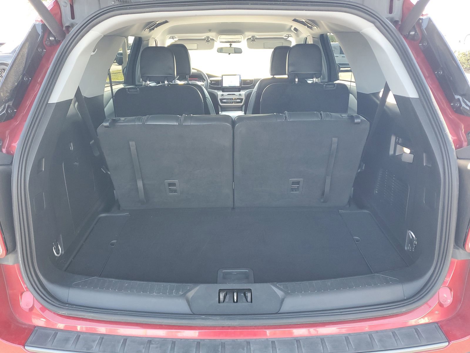 Certified 2024 Ford Explorer XLT w/ Equipment Group 202A RWD image 7