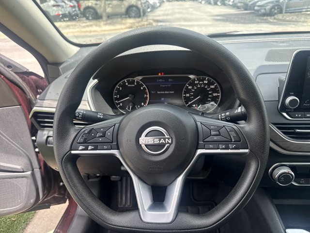 Used 2025 Nissan Altima 2.5 SV FWD image 21
