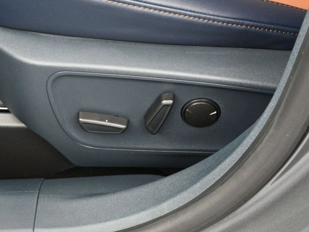 Certified 2022 Ford Maverick Lariat w/ Lariat Luxury Package image 39