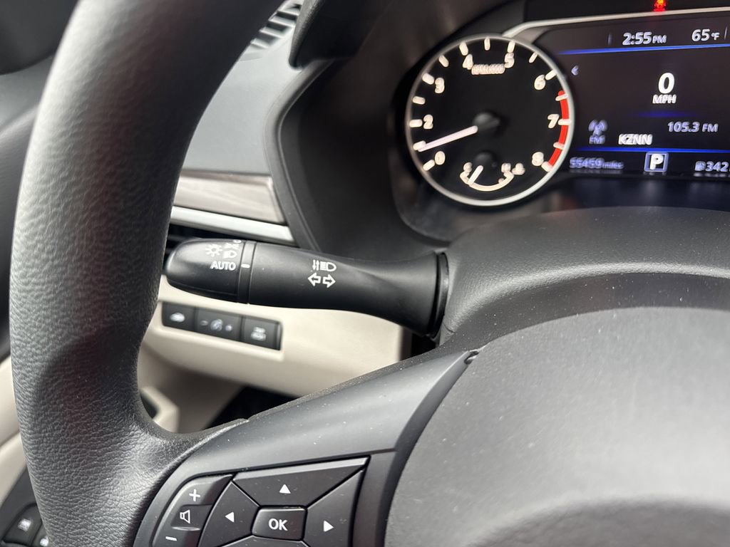 Used 2024 Nissan Altima 2.5 SV image 15