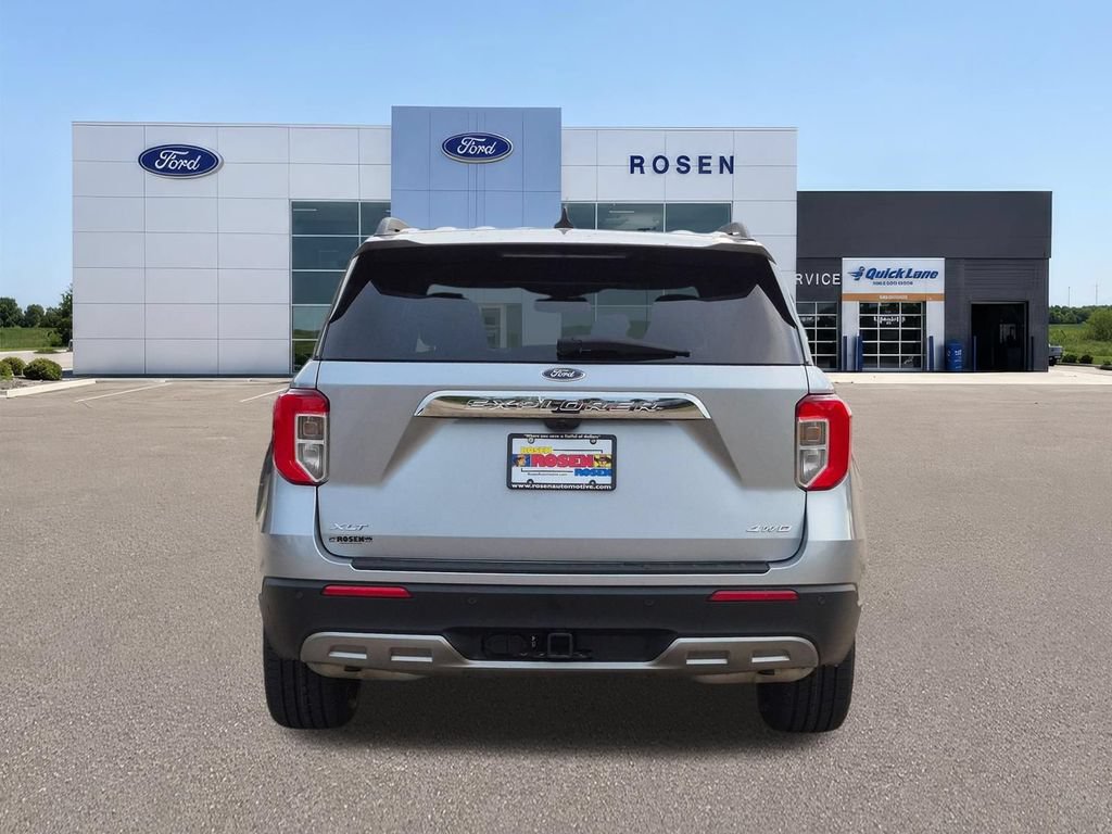 Certified 2023 Ford Explorer XLT w/ Equipment Group 202A AWD/4WD image 4