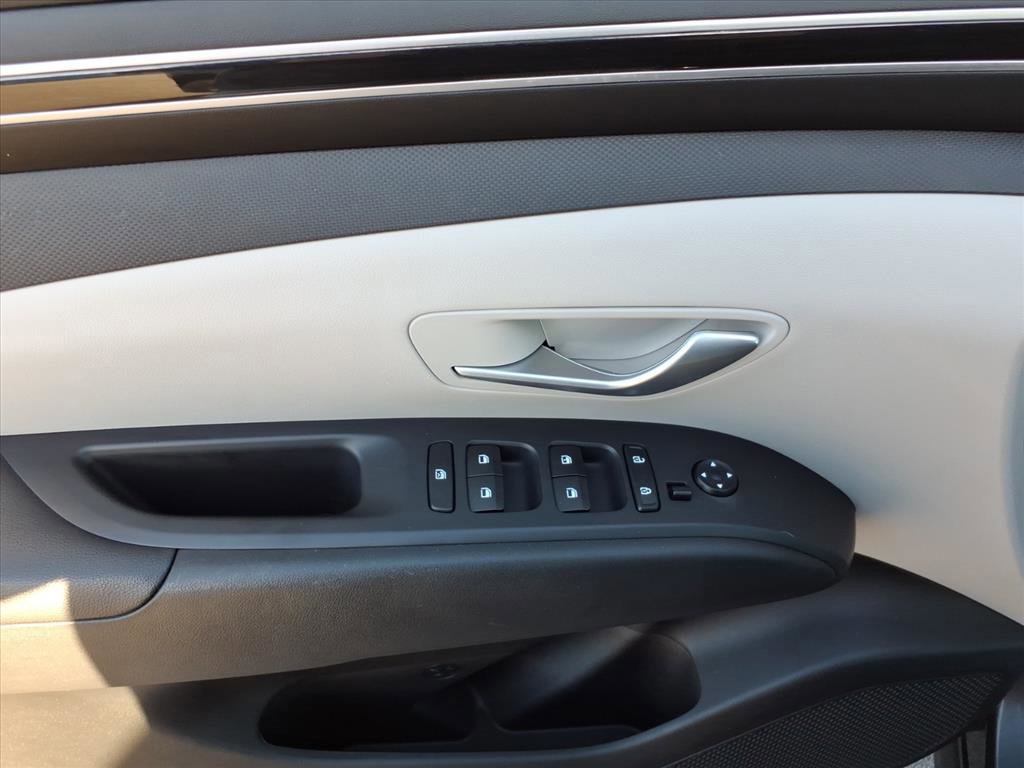 Used 2024 Hyundai Tucson SE image 10