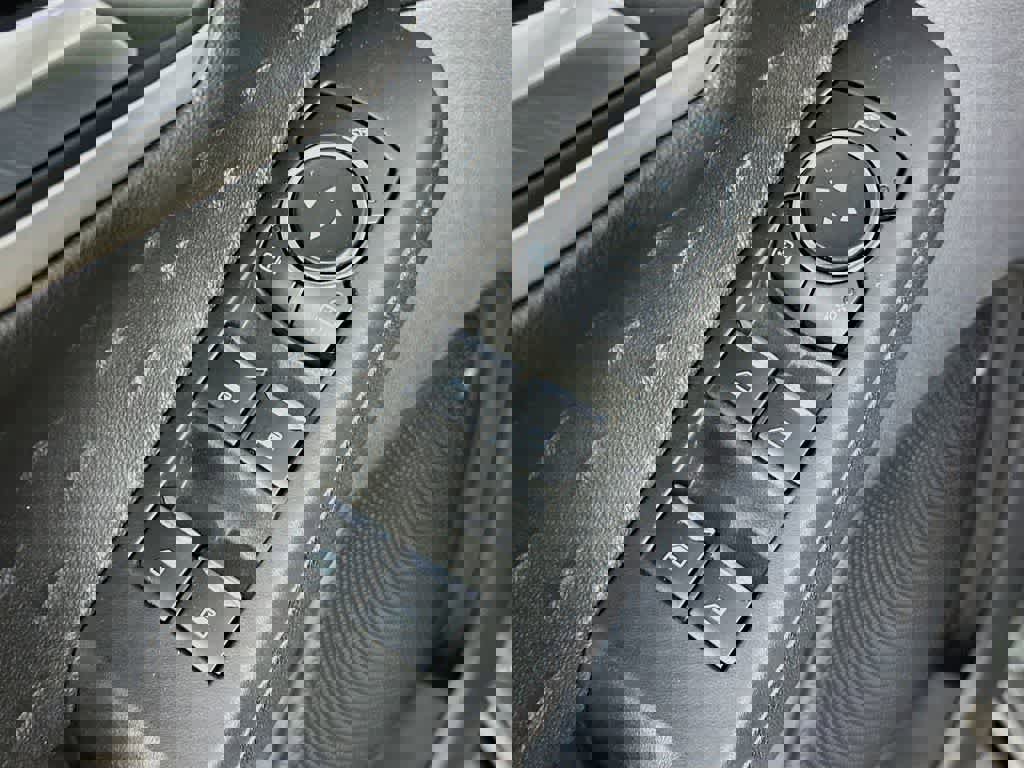 Certified 2020 Ford Escape SEL image 30