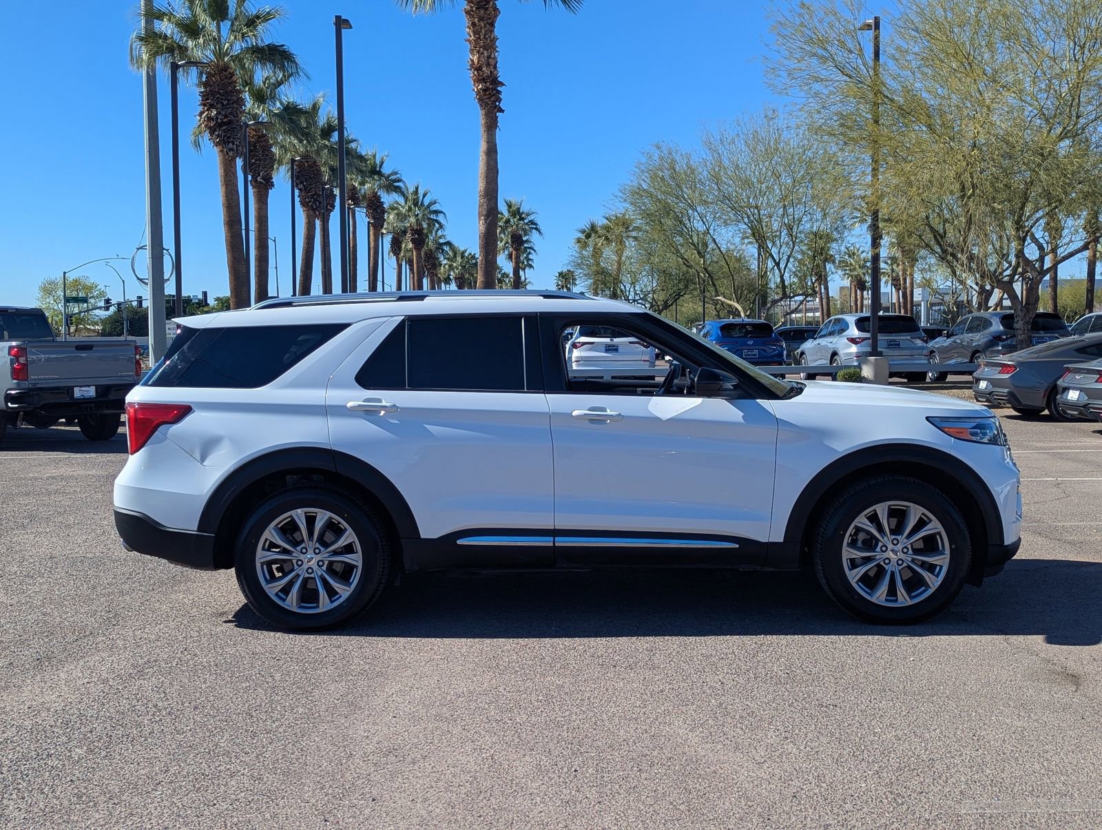 Certified 2023 Ford Explorer Limited image 8