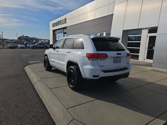 Used 2019 Jeep Grand Cherokee Laredo image 3