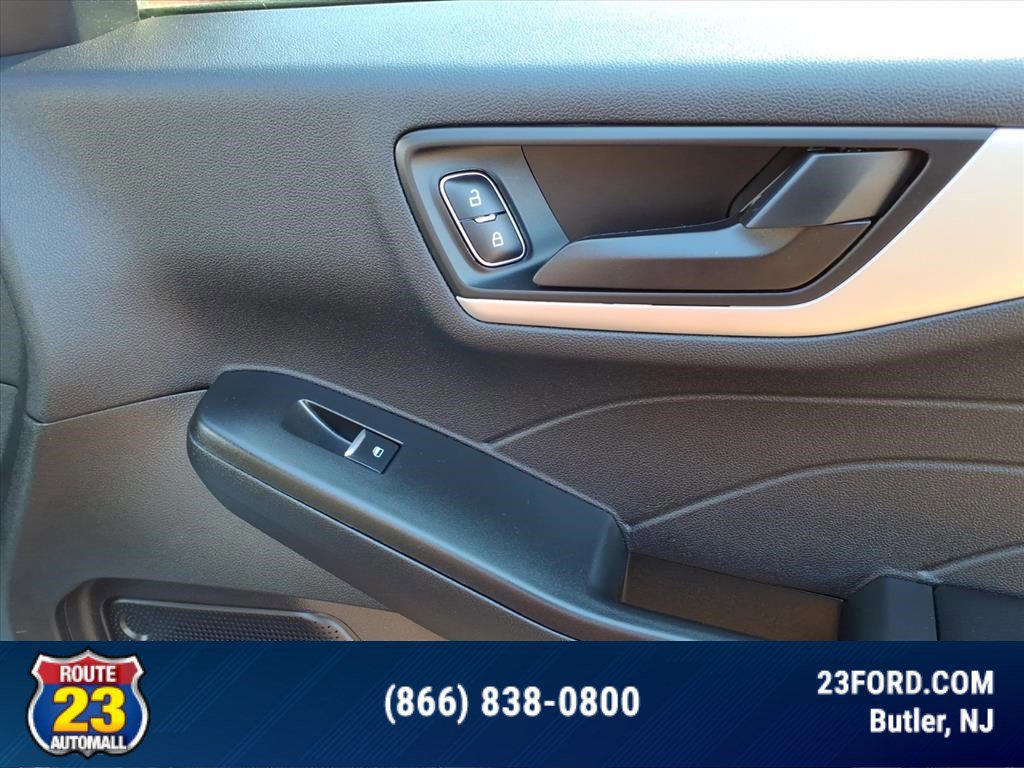 Certified 2022 Ford Escape SE w/ Convenience Package image 9