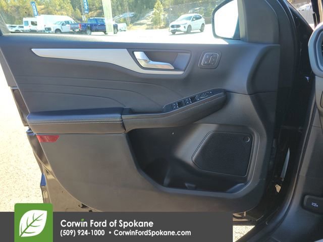 Certified 2025 Ford Escape Platinum image 22