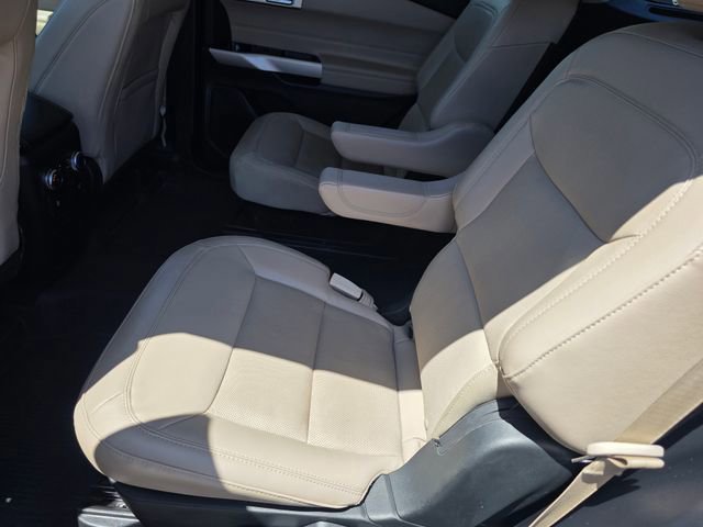 Certified 2022 Ford Explorer Limited w/ Limited Technology Package AWD/4WD image 16